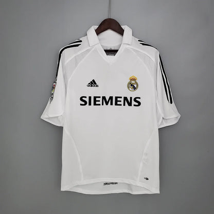 Real Madrid Retro 05/06 Home Kit