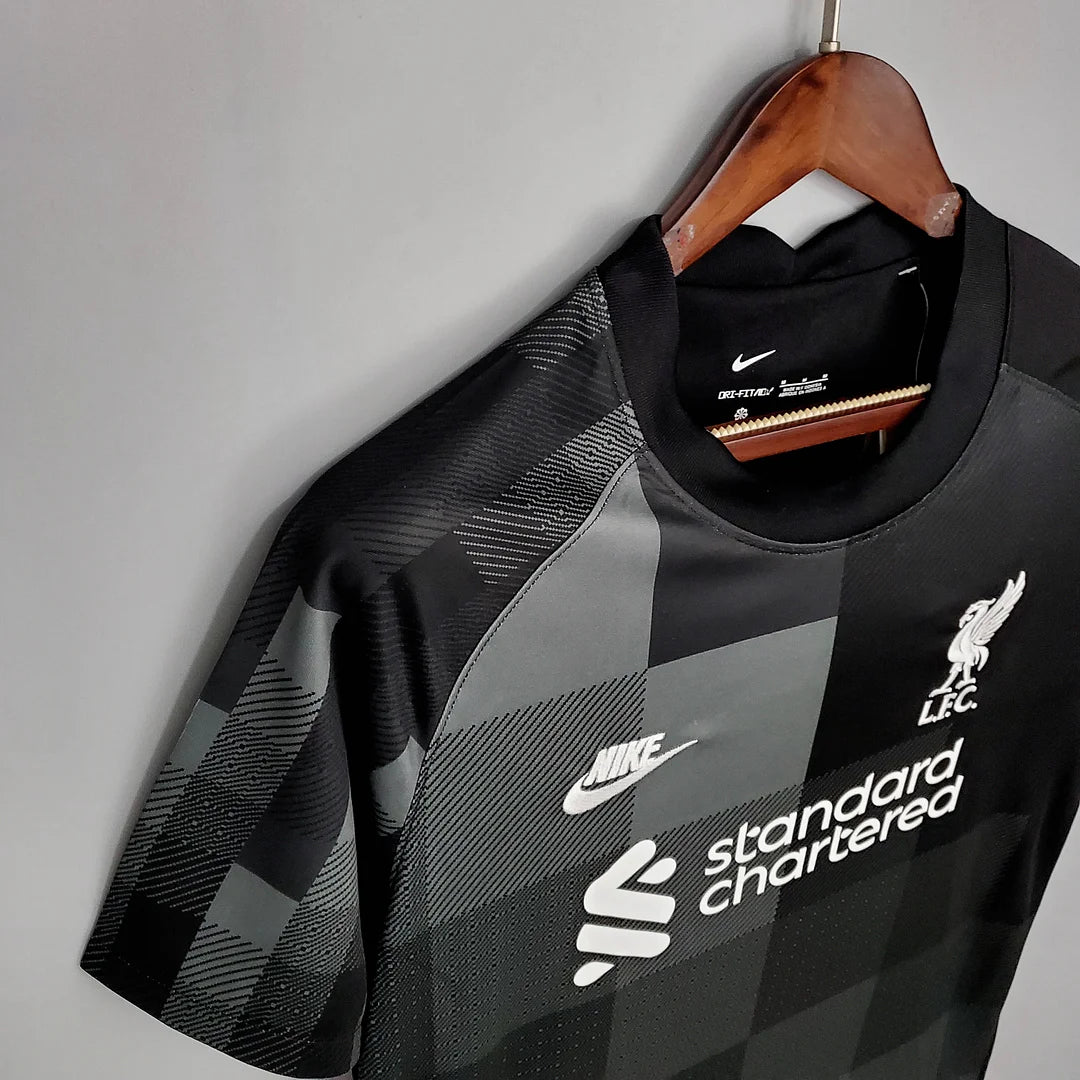 Liverpool Goalkeeper Kit 21/22 Black