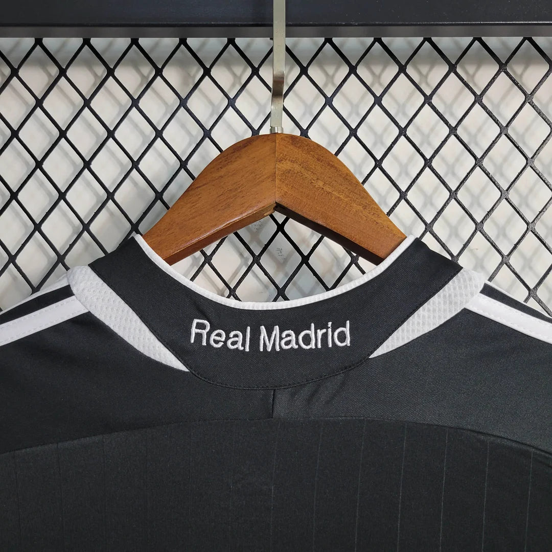 Real Madrid Retro 06/-7 Long Sleeve Away Kit