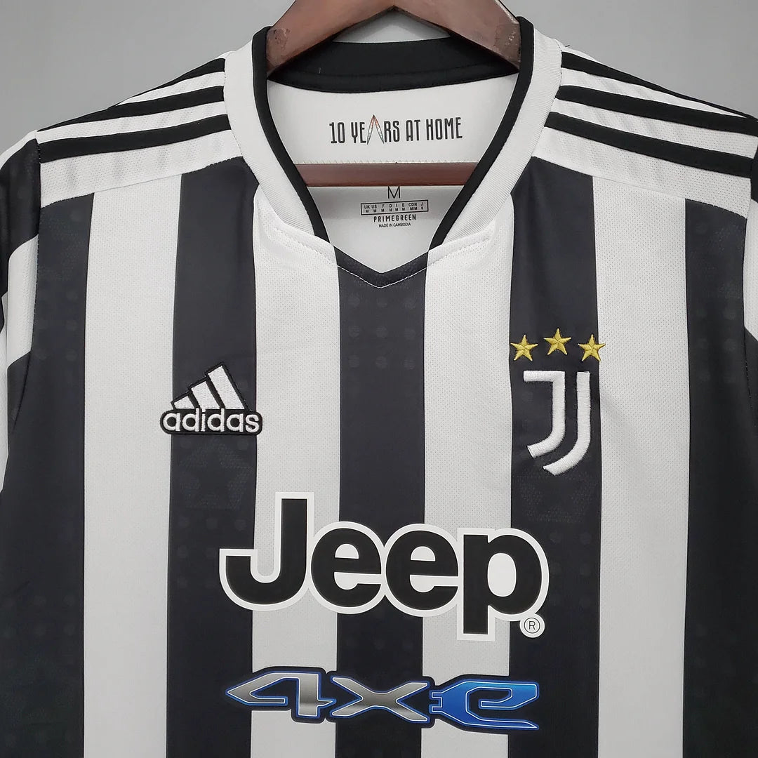 Juventus 21/22 Home Kit